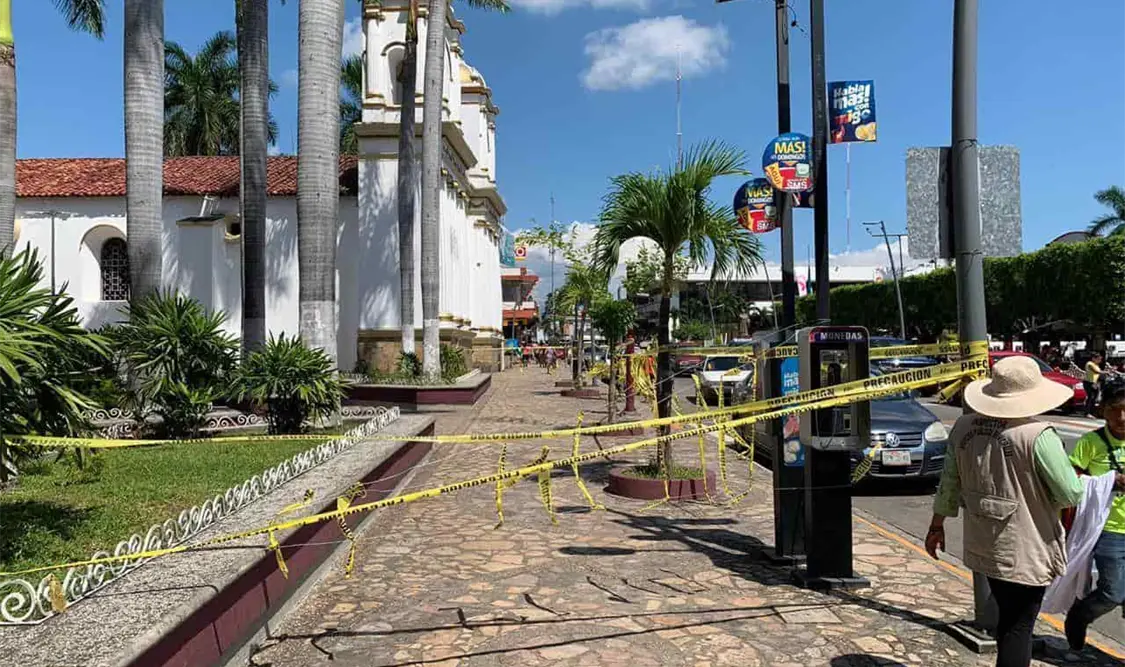 Acordonan dos parques en Tapachula