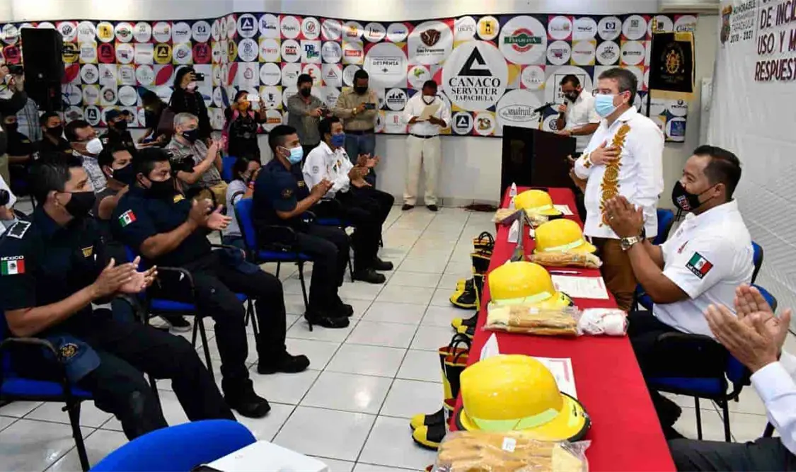 Corporaciones de bomberos deben ser apoyadas: Brito