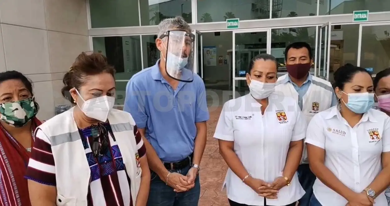 El personal de salud agradeció a la asociación por donar los equipos médicos. Cortesía