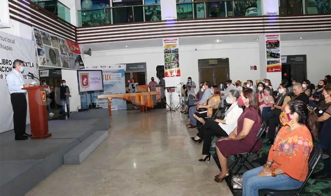 El alcalde Carlos Morales felicitó a las organizadores por este tipo de eventos. Cortesía