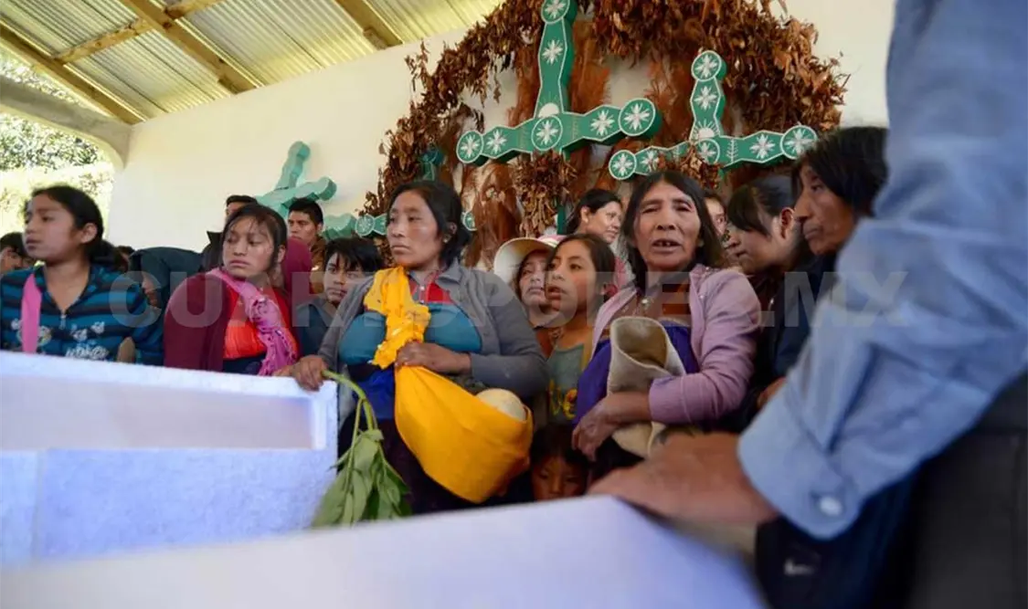 Despiden a víctimas por lluvias en Chamula