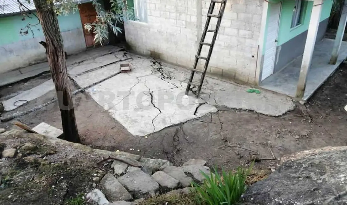 Decenas de casas resultaron con grietas, derivado del movimiento de la tierra. Manuel Martínez / CP