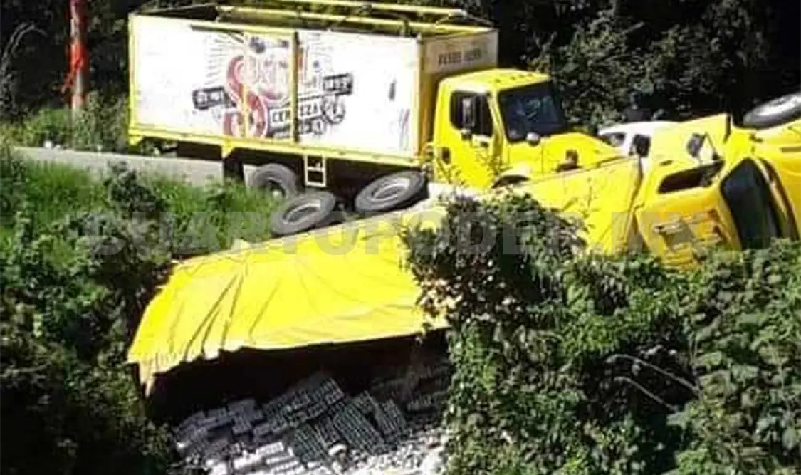 El accidente ocurrió ayer por la mañana sobre el tramo carretero Soyaló-Bochil. Moisés Lorenzo / CP