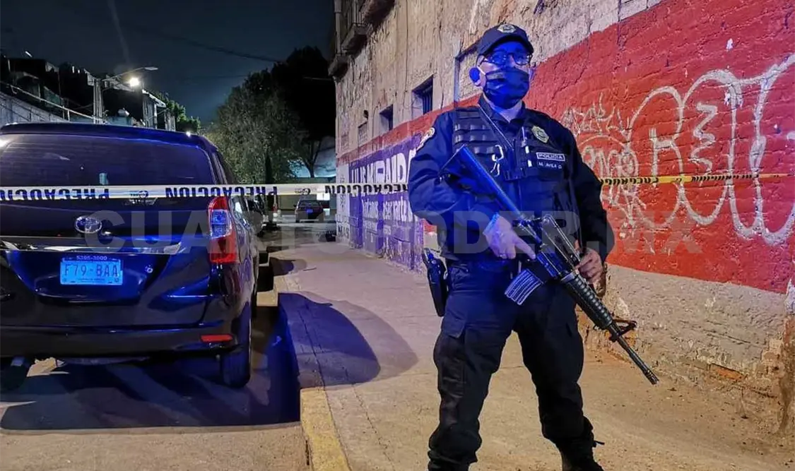 Tras el hallazgo y con base en el seguimiento de las cámaras de seguridad, autoridades realizaron un cateo en la colonia Guerrero. Twitter