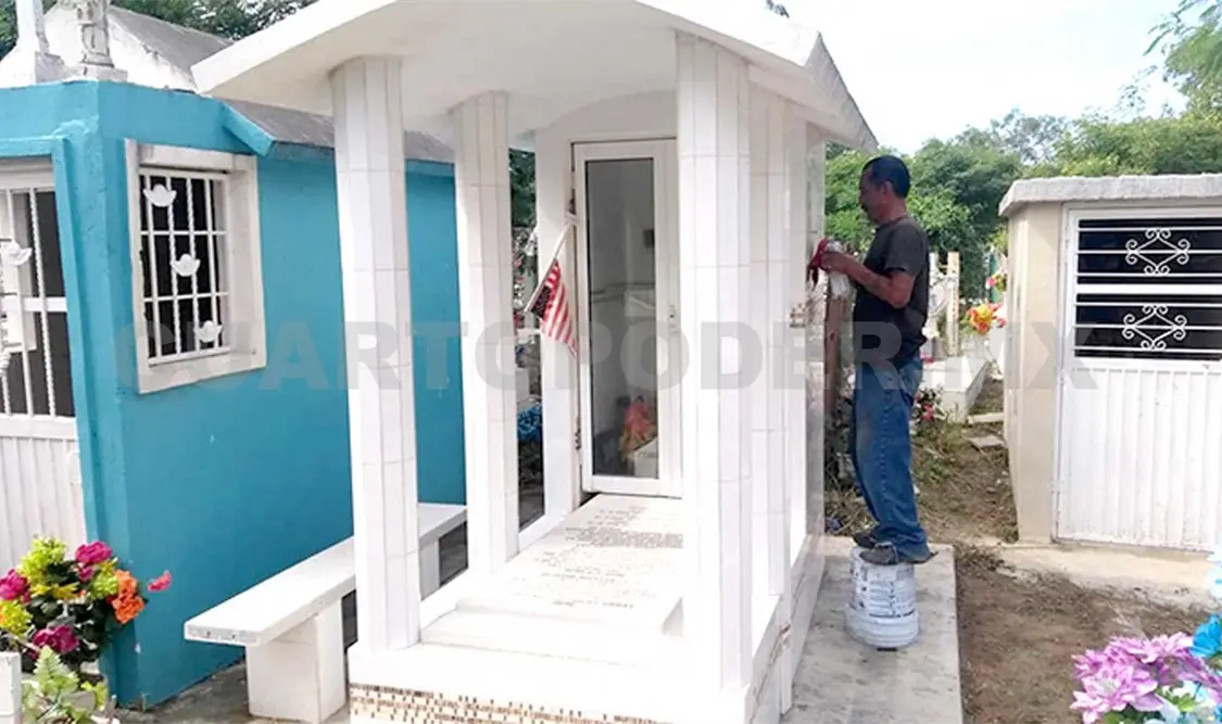 Con un lleno total se encuentran las instalaciones del panteón en el municipio de Pijijiapan. Noel Vázquez / CP