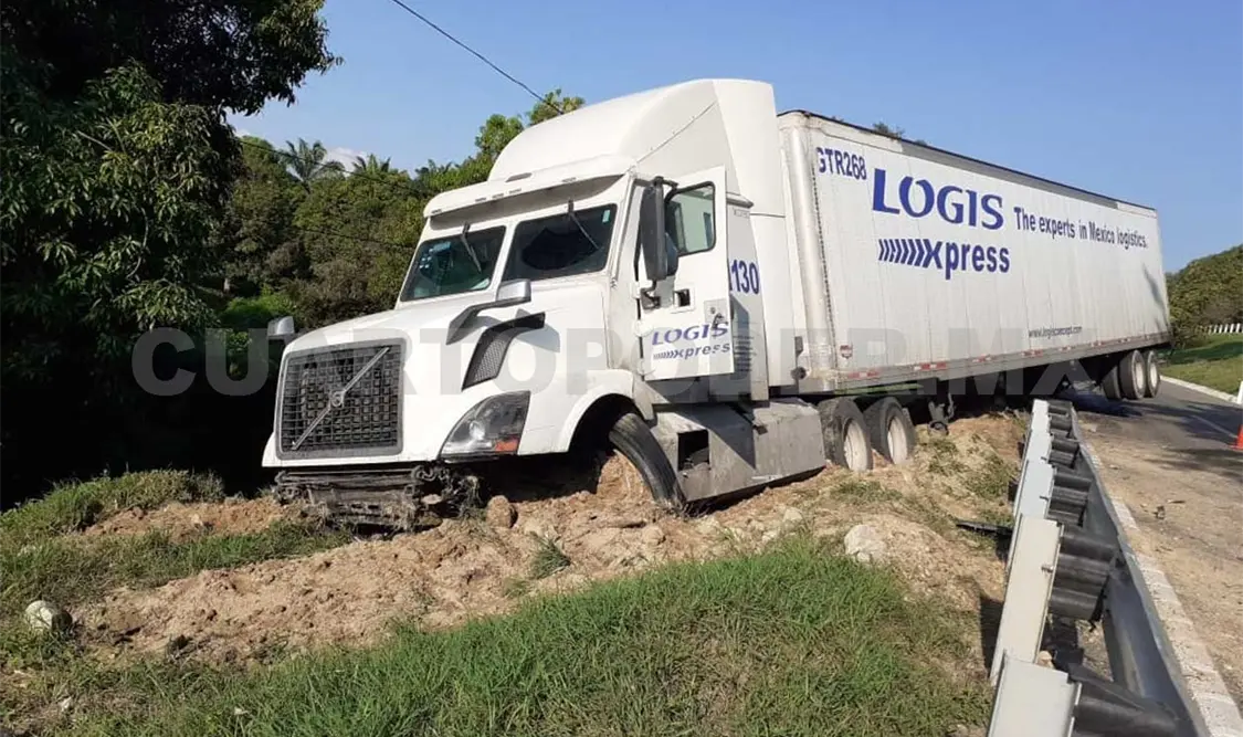 Al parecer la persona al volante se quedó dormida y fue lo que provocó que sufriera la salida de camino en la carretera Costera. CP