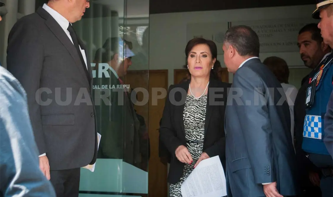 El 6 de noviembre un juez federal giró una nueva orden de aprehensión contra Robles. Twitter