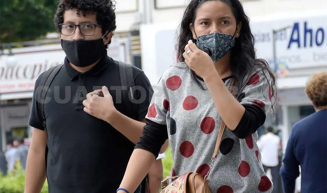 Gracias a que los tuxtlecos utilizan de manera cotidiana el cubrebocas no se han reportado decesos por Covid-19 en los últimos días. Guillermo Ramos / CP