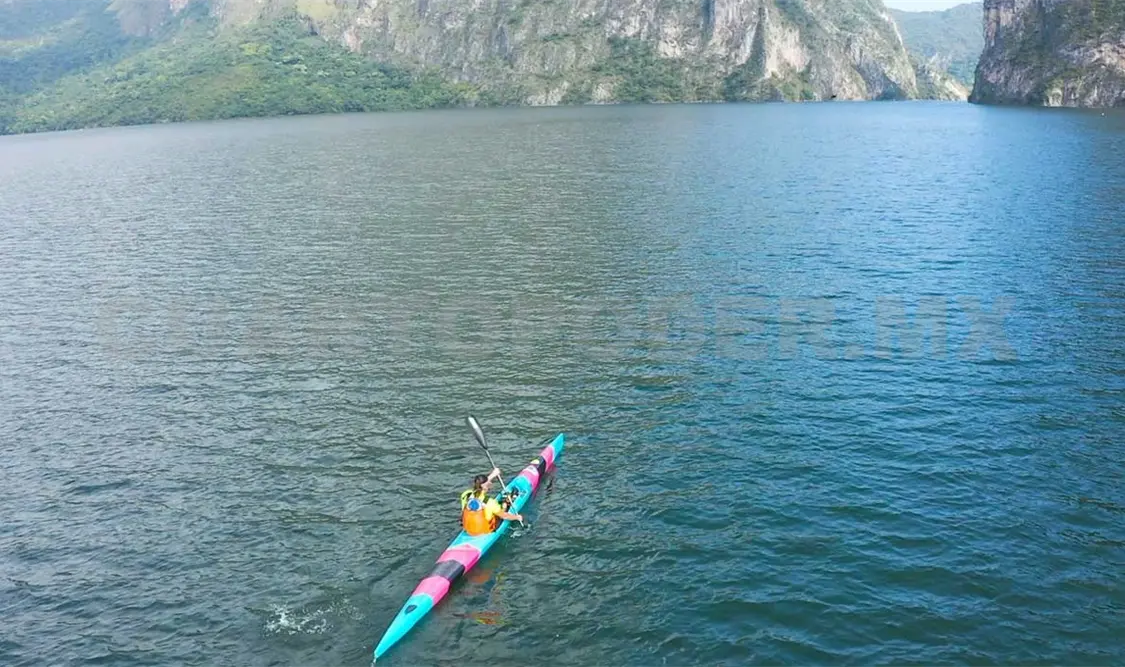 Desde temprana hora, los kayakistas salieron de Chiapa de Corzo hacia Chicoasén. Cortesía
