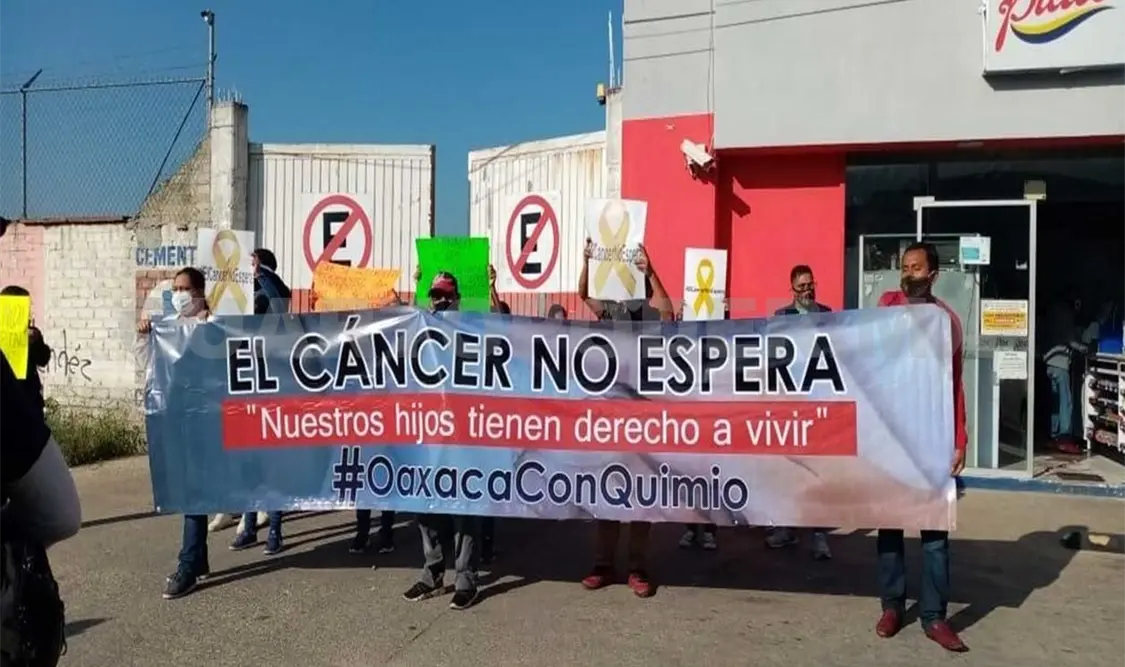 Padres de familia en Oaxaca denunciaron desabasto de medicamentos. Twitter