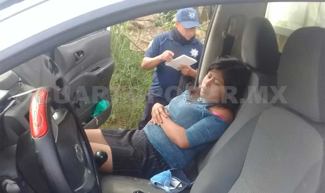 Durante la lluvia de balazos contra la camioneta, Luz Clarita “N”, quien viajaba como copiloto, resultó con dos balazos en el abdomen. Genaro Sánchez / CP