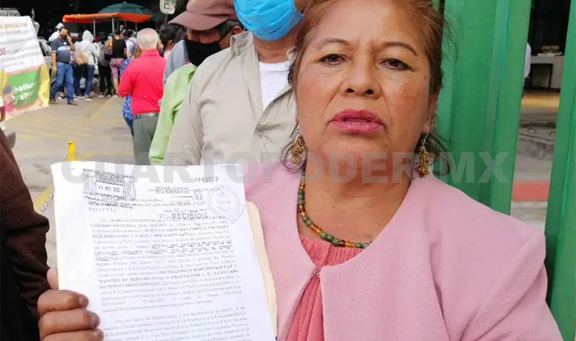 Exigen destitución de director de escuela