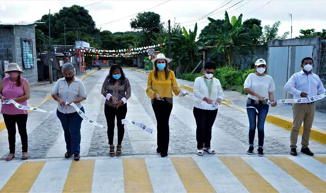 La pavimentación mixta transforma a los colonos
