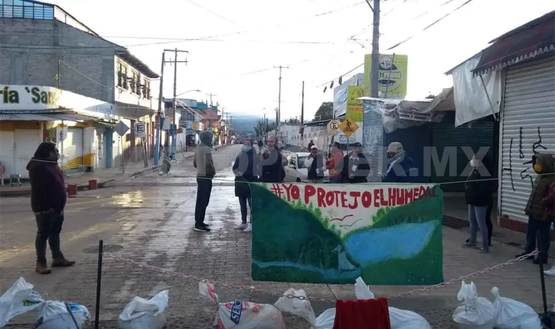 Bloquean colonia, demandan desazolve