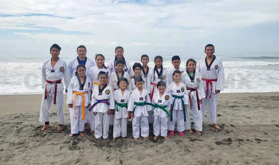 IOITKD Sandoval realiza trabajo de playa