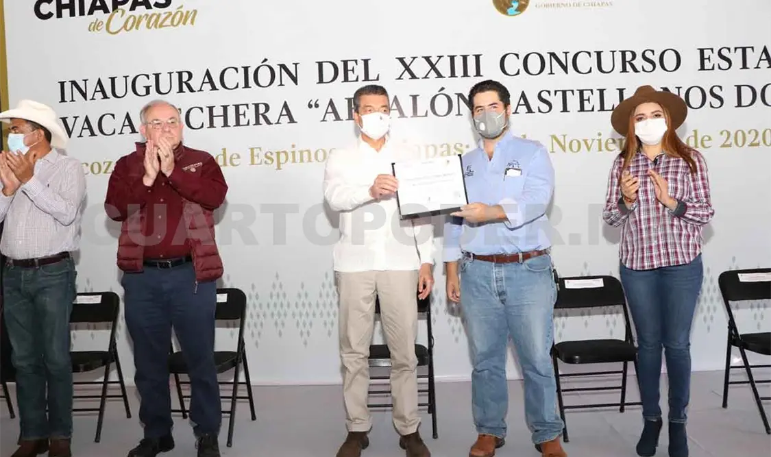Inaugura gobernador el XXIII Concurso de la Vaca Lechera