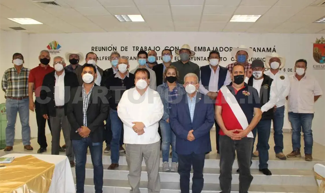 Realiza visita de trabajo embajador de Panamá