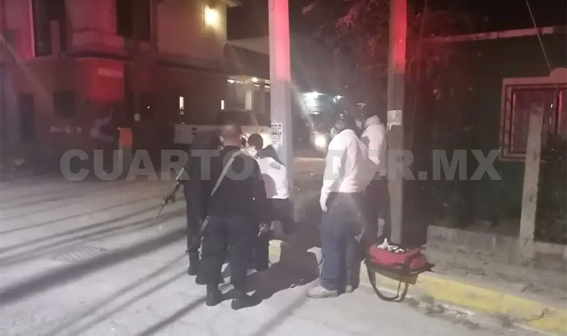 Jovencito es apuñalado durante violento atraco
