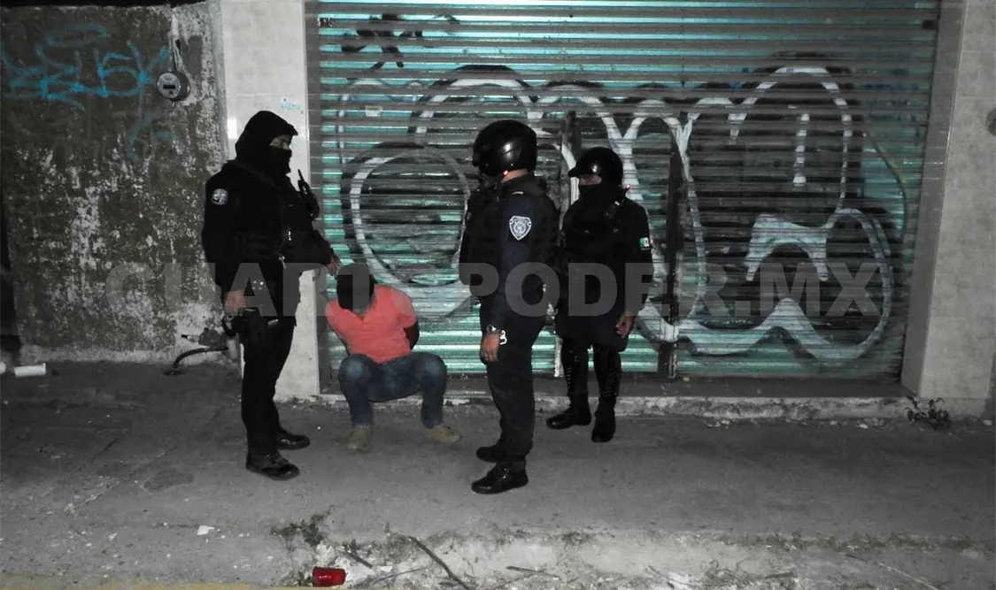 Sujetos reciben golpiza; detienen a un agresor