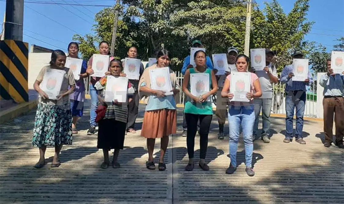 Benefician a familias con escrituras públicas