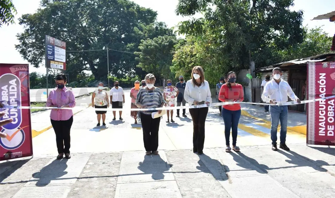 Entrega Ayuntamiento obras de pavimentación en Tapachula