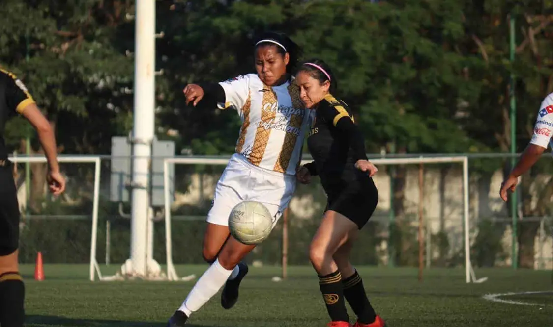 En aguerrido encuentro, Regias Soccer FC vino de atrás para imponerse por 2 goles a 1 a Cafetaleros Femenil Arizala. Cortesía