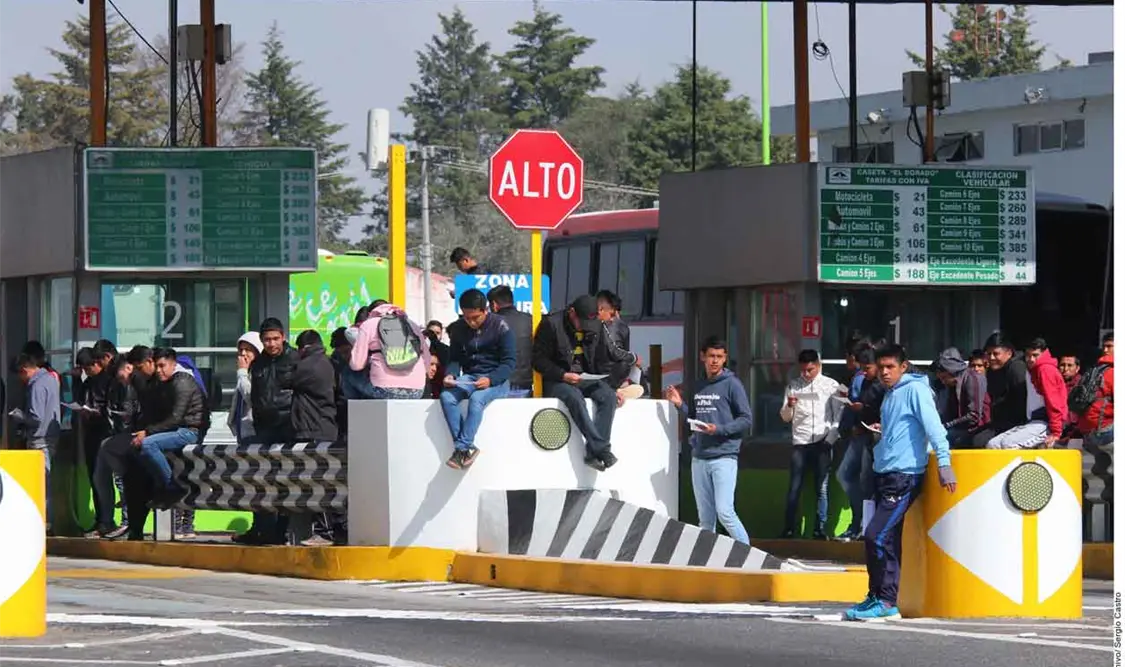 Cárcel y multa a quienes tomen casetas