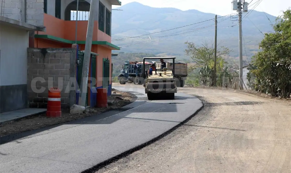 Pavimenta SOP camino a Pacú, en Suchiapa