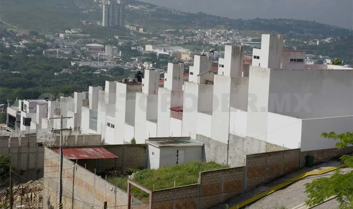 Otorgan apoyos de vivienda a 21 mil trabajadores
