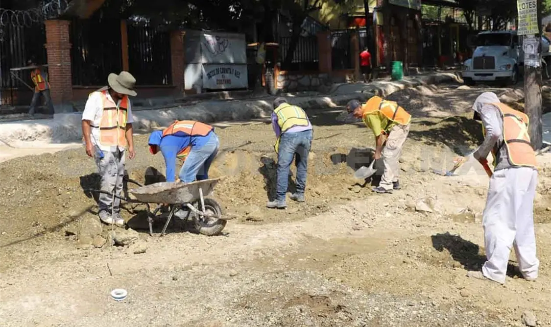 Realiza pavimentación en calles de Chiapa de Corzo