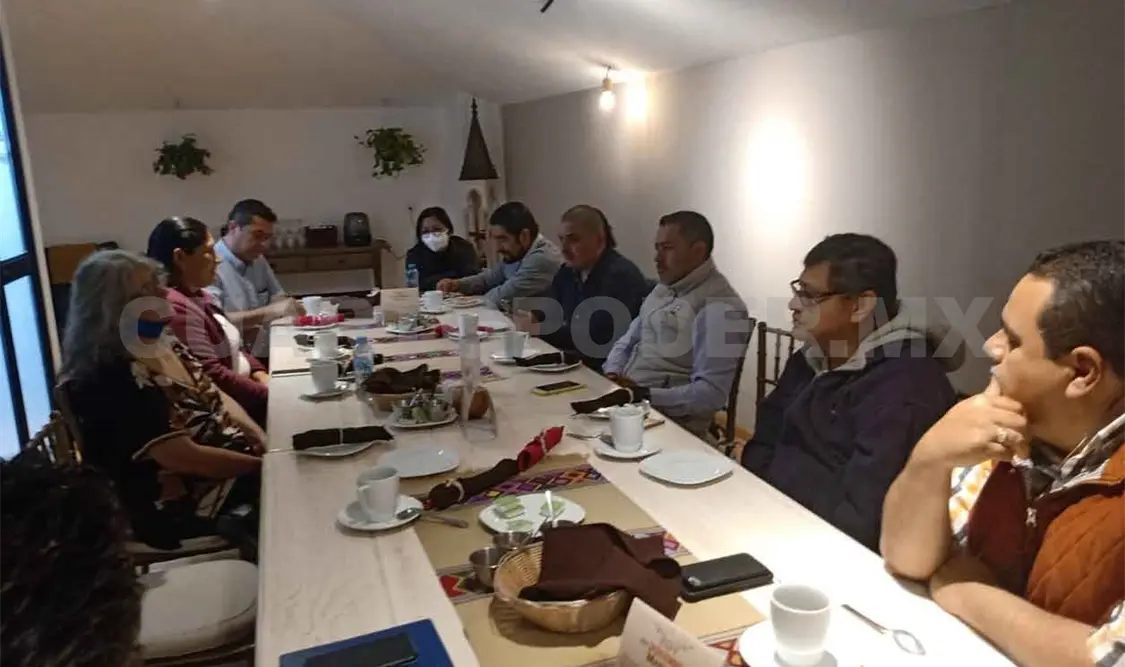 Rectora ofrece ampliar la oferta educativa