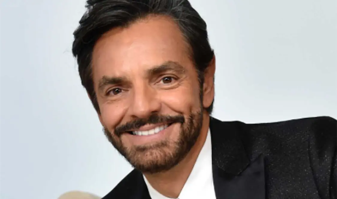 Eugenio Derbez pide fotos a desconocidos