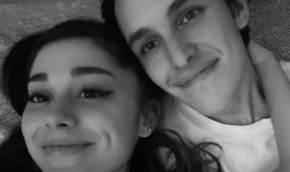 Ariana Grande se compromete con Dalton
