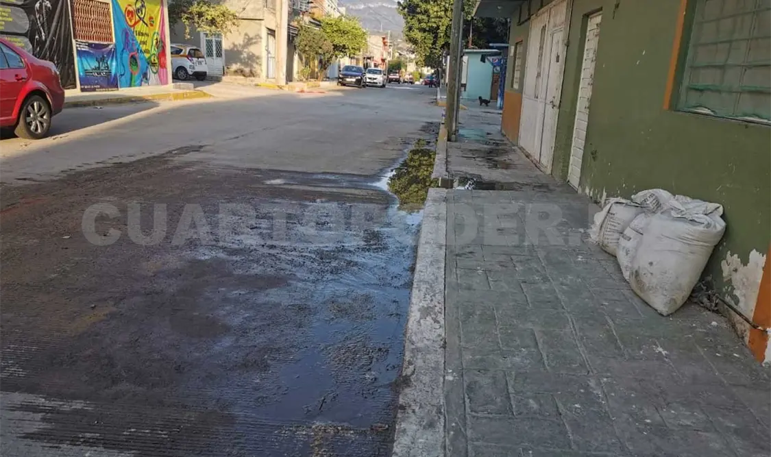 Exigen a Smapa atención por fuga de aguas negras
