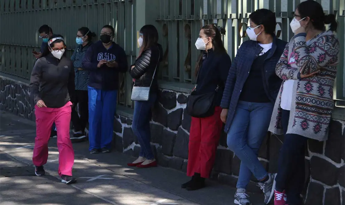 Suman 28 mil trabajadores vacunados contra Covid