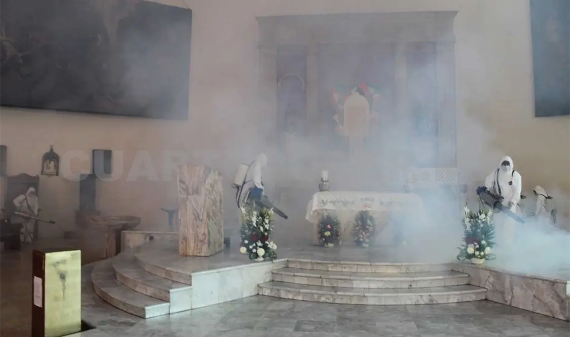 Fumigan parroquia del Señor de Esquipulas