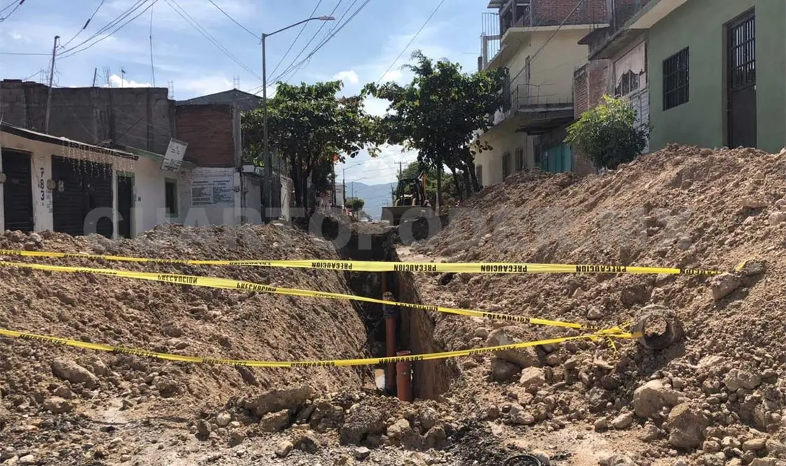 Obra inconclusa causa afectaciones a vecinos