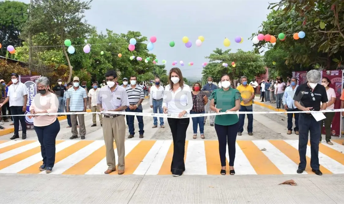 Corte del listón inaugural de las nuevas vialidades que traen seguridad y una mejor calidad de vida para sus habitantes. CP