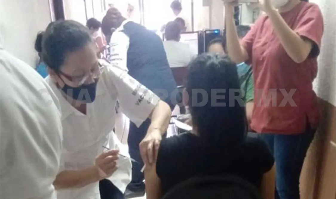 Aplican vacuna anti Covid en Tapachula