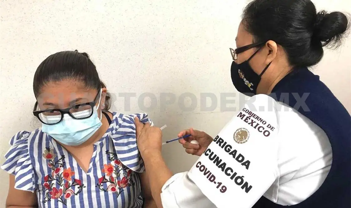 Aplicaron nueve mil 750 vacunas para proteger a quienes se encuentran en la primera línea de atención. CP