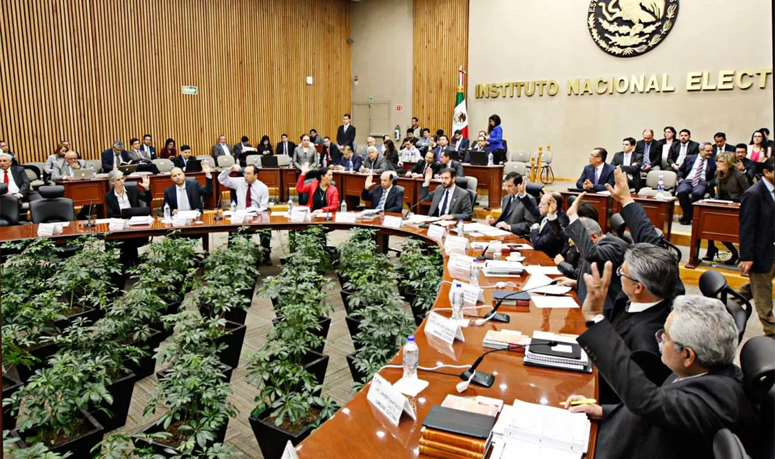 PAN celebra decisión del INE