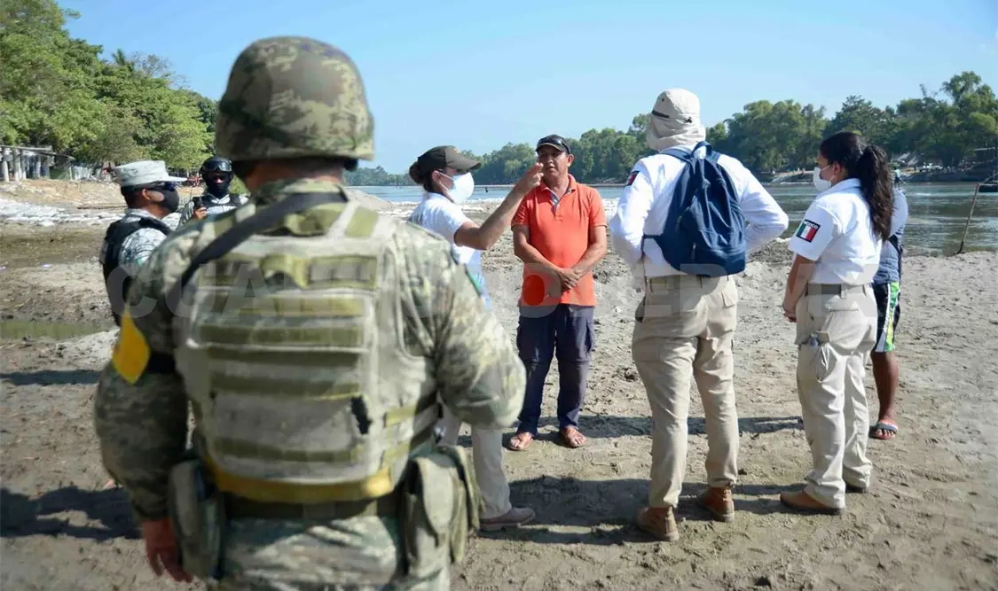 Migrantes avanzan hacia México