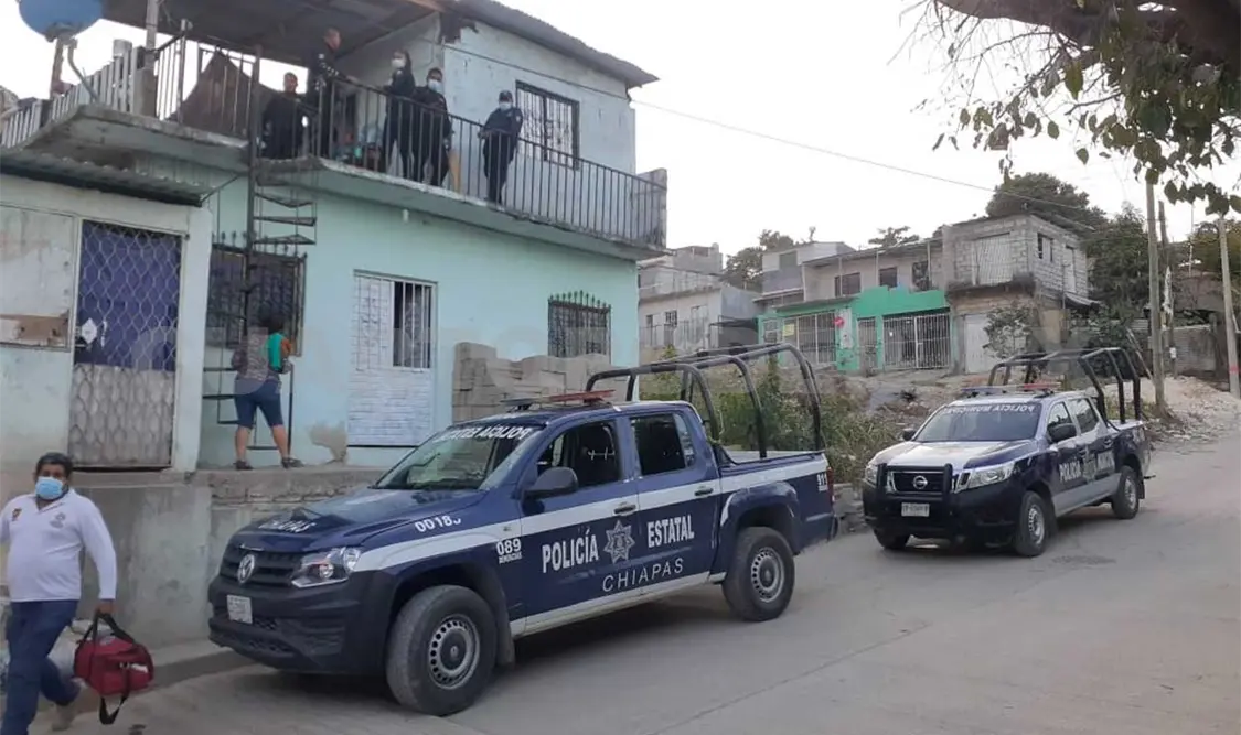 La machetea su expareja dentro de su domicilio