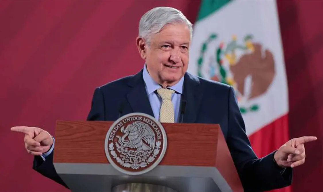 Garantiza AMLO vacuna para “fifís”