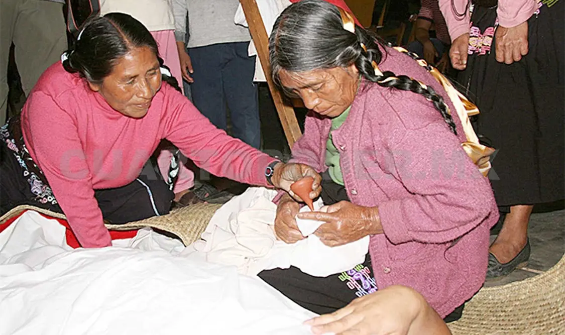 Parteras tradicionales sin recibir apoyo económico
