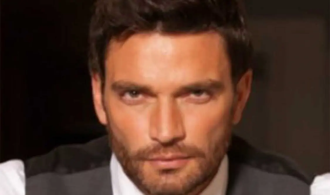 Julián Gil no encontró hospitales para internarse