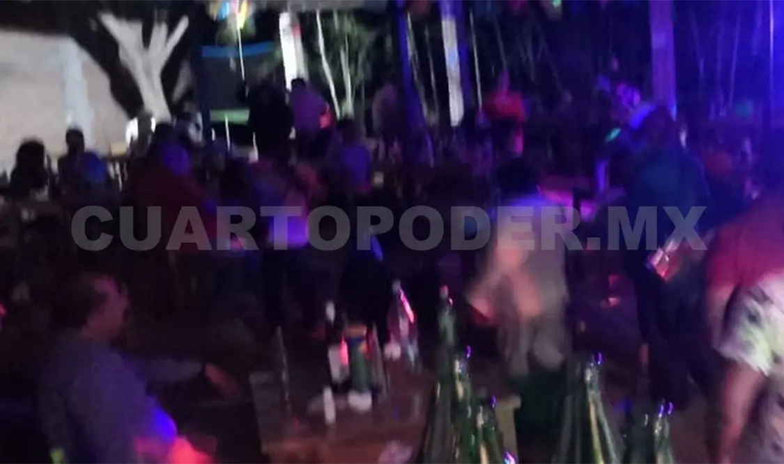 En la imagen se aprecia uno de los establecimientos que no respetan las medidas sanitarias.CP