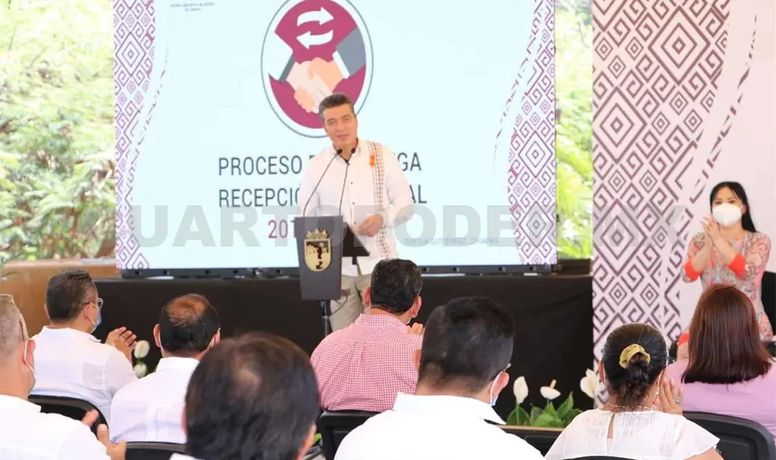 Llama a alcaldes a cumplir con Entrega-Recepción Municipal