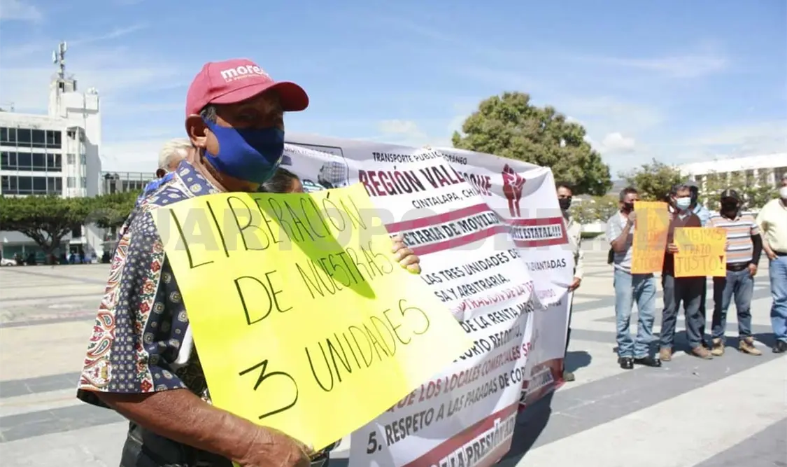Exigen devolución de unidades retenidas
