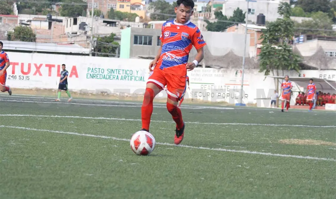 Mora ve a su equipo peleando arriba
